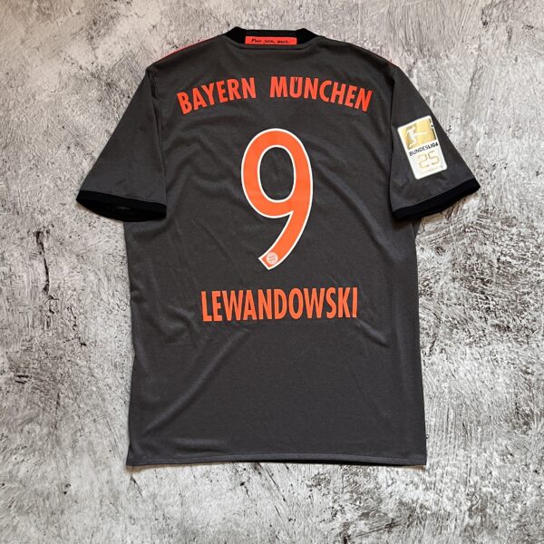 Bayern Monachium 2016/17 Away Adidas 9 Lewandowski